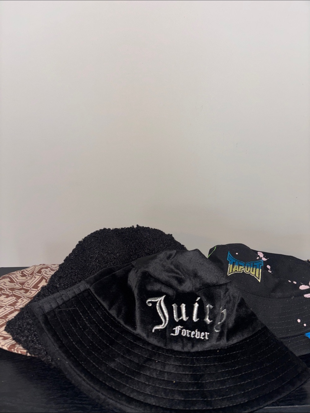4 for 1 Price ! Assorted Bucket Hats